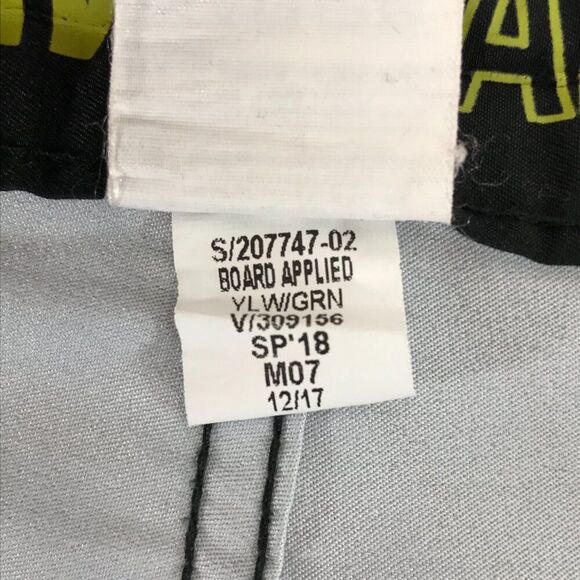 Old Navy Built-In Flex Board Shorts Men's Size 40 Leaf Print Swim Trunks Beach - Picture 9 of 9